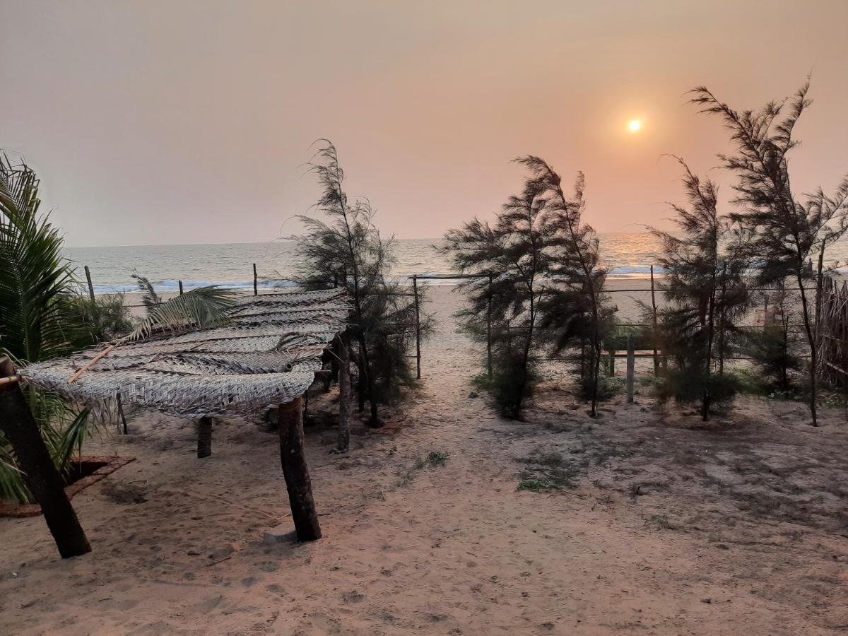 Raapan Beach Resort Малван Екстер'єр фото
